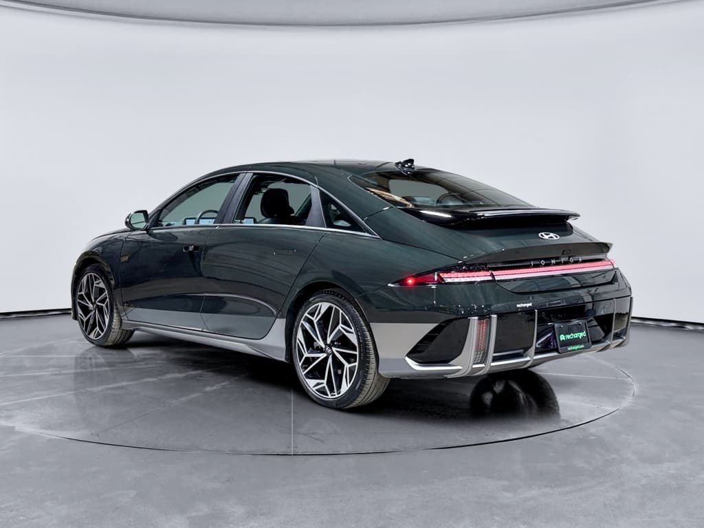 2023 Hyundai IONIQ 6 view 2