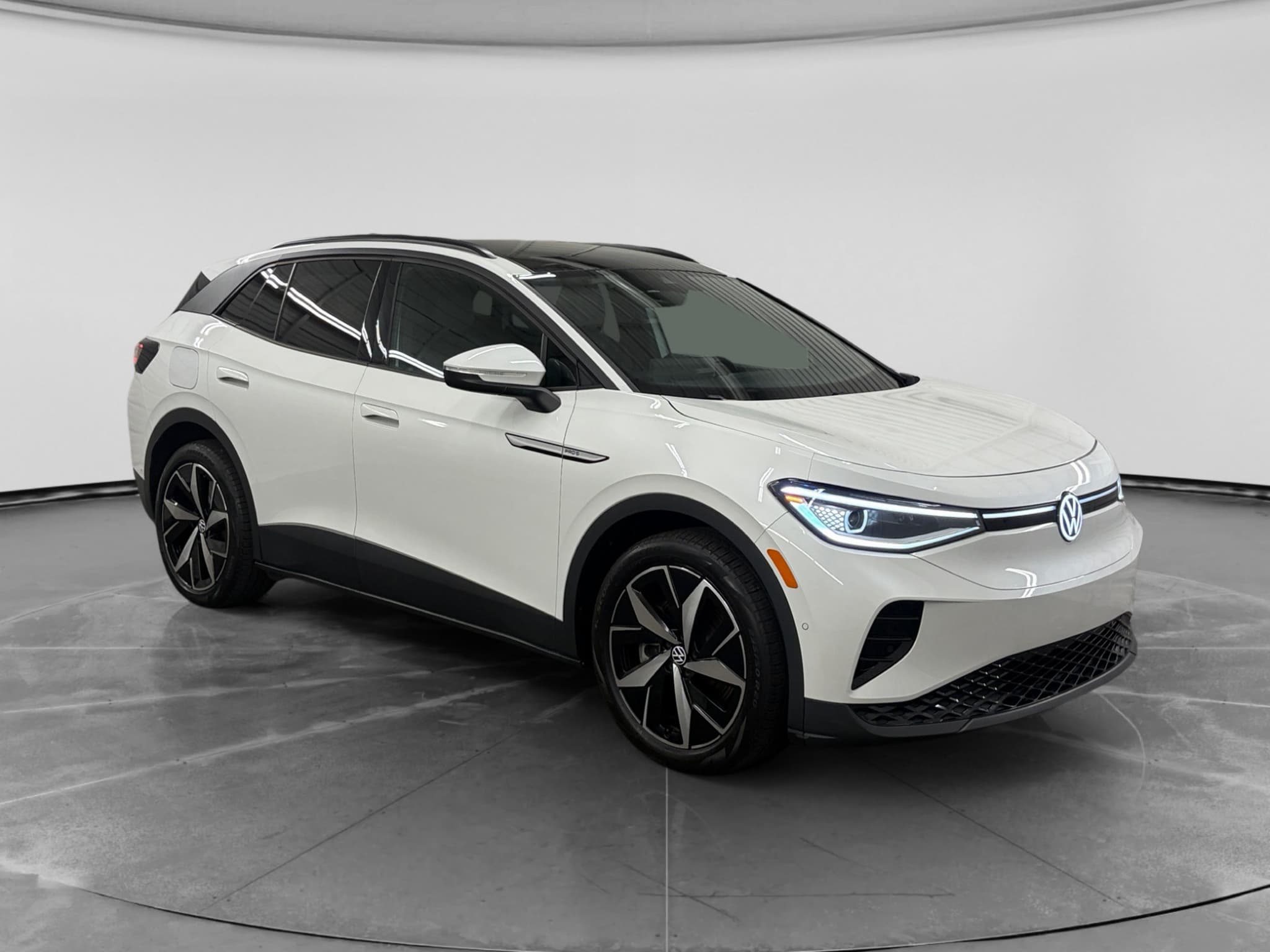 2023 Volkswagen ID.4 view 4