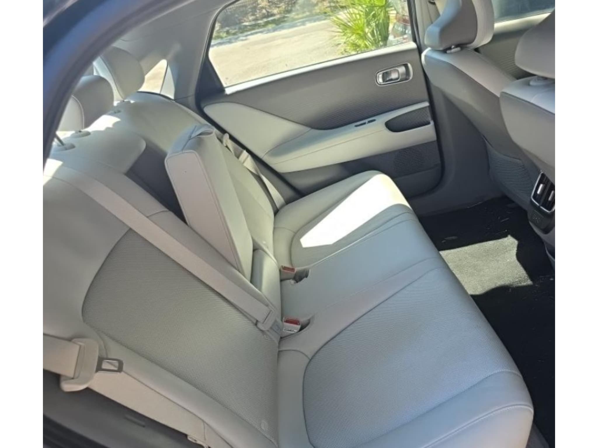 2023 Hyundai IONIQ 6 view 6