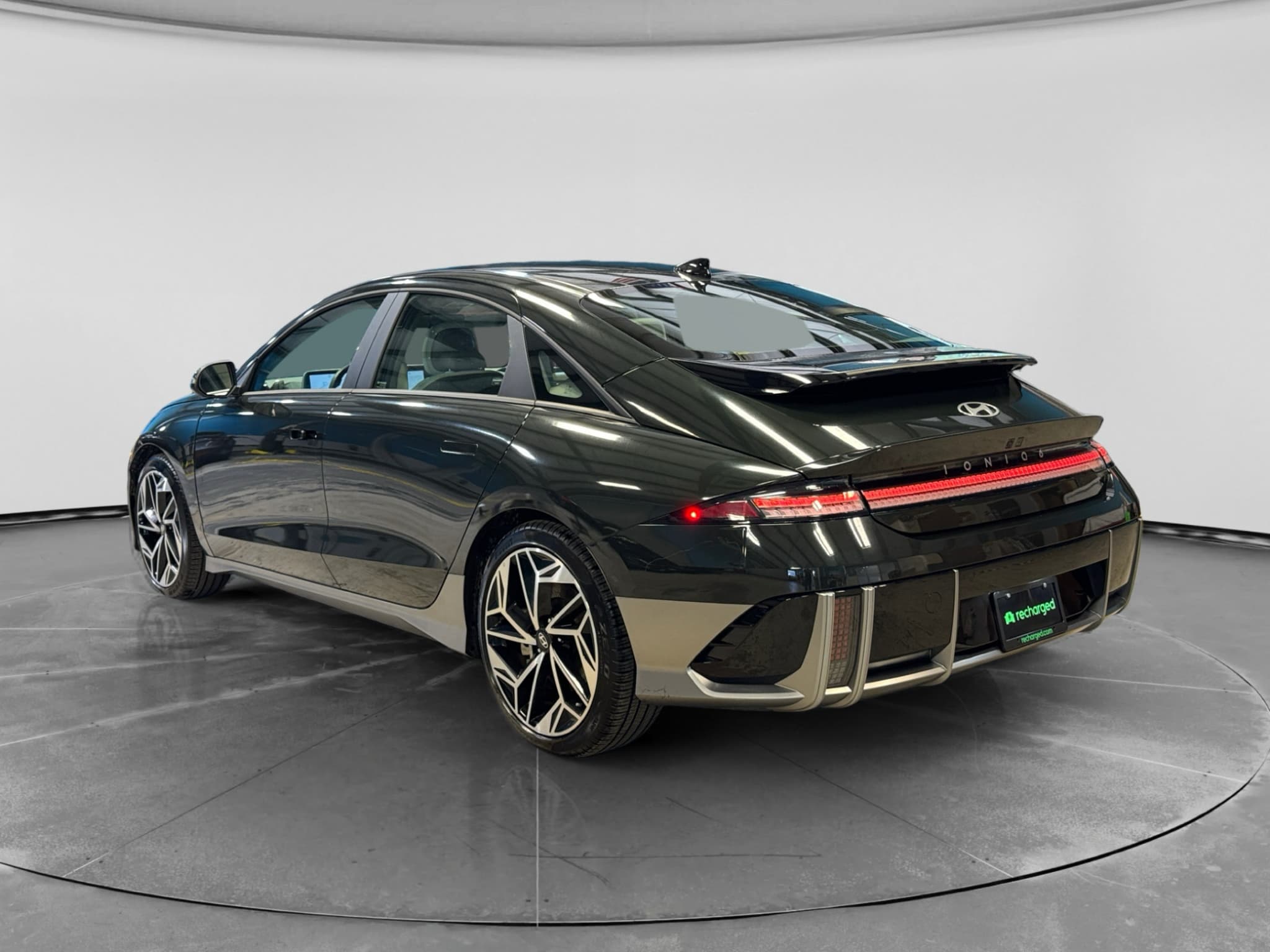 2023 Hyundai IONIQ 6 view 2
