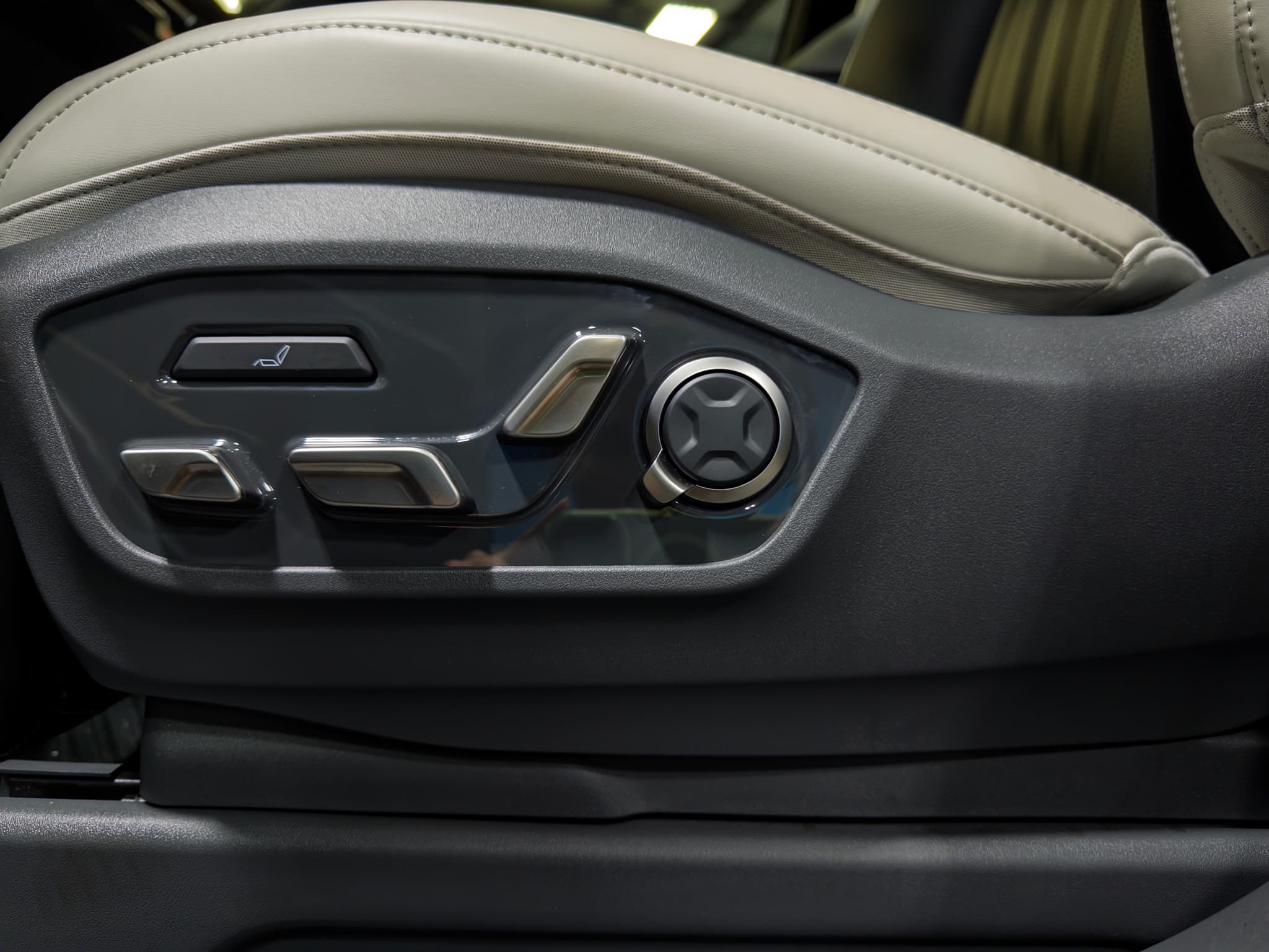 2024 Kia EV9 view 7