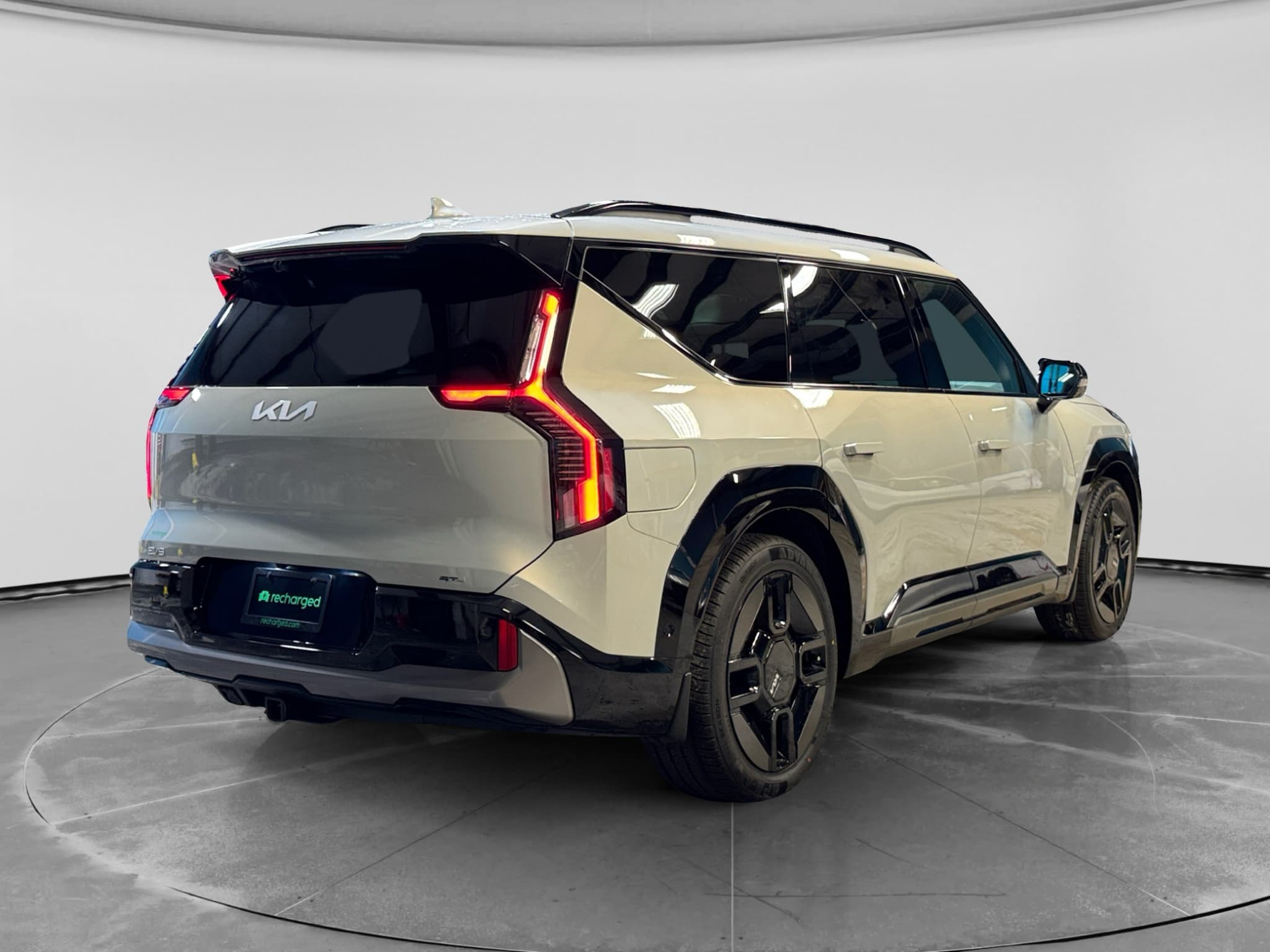 2024 Kia EV9 view 3