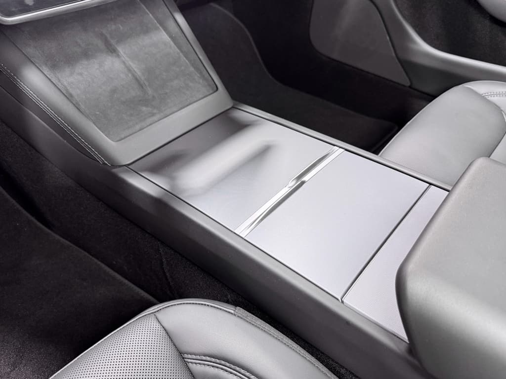 2025 Tesla Model 3 view 17