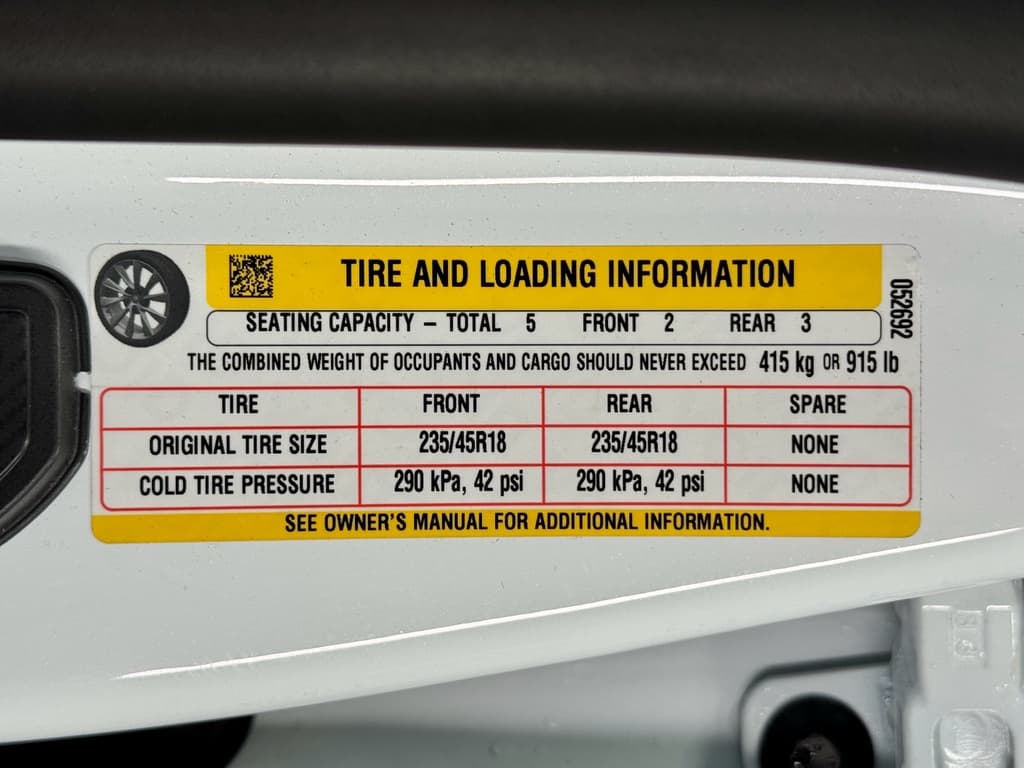 2025 Tesla Model 3 view 28