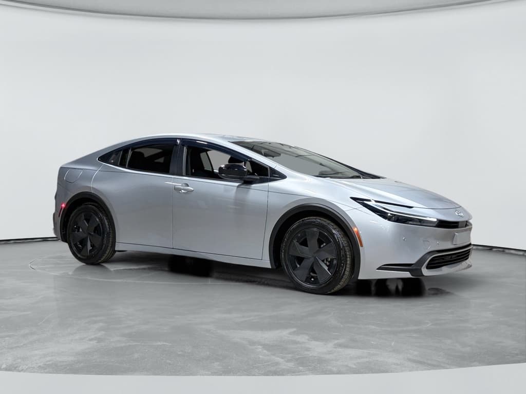 2025 Toyota Prius Prime view 4