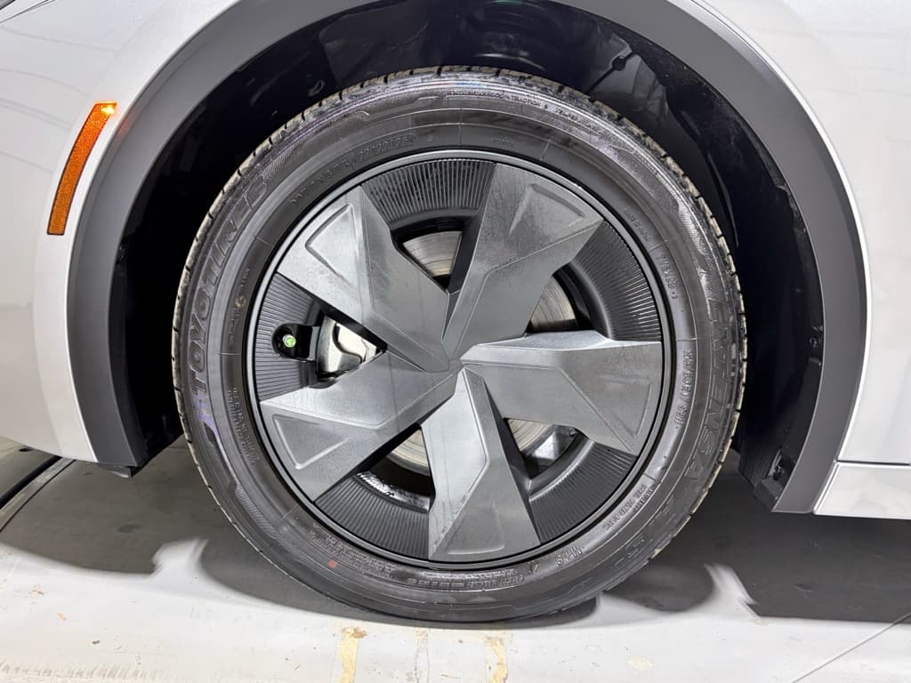 2025 Toyota Prius Prime view 27