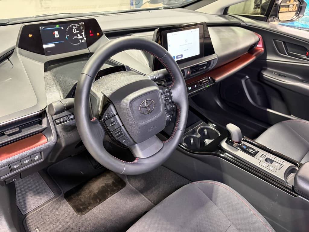 2025 Toyota Prius Prime view 15