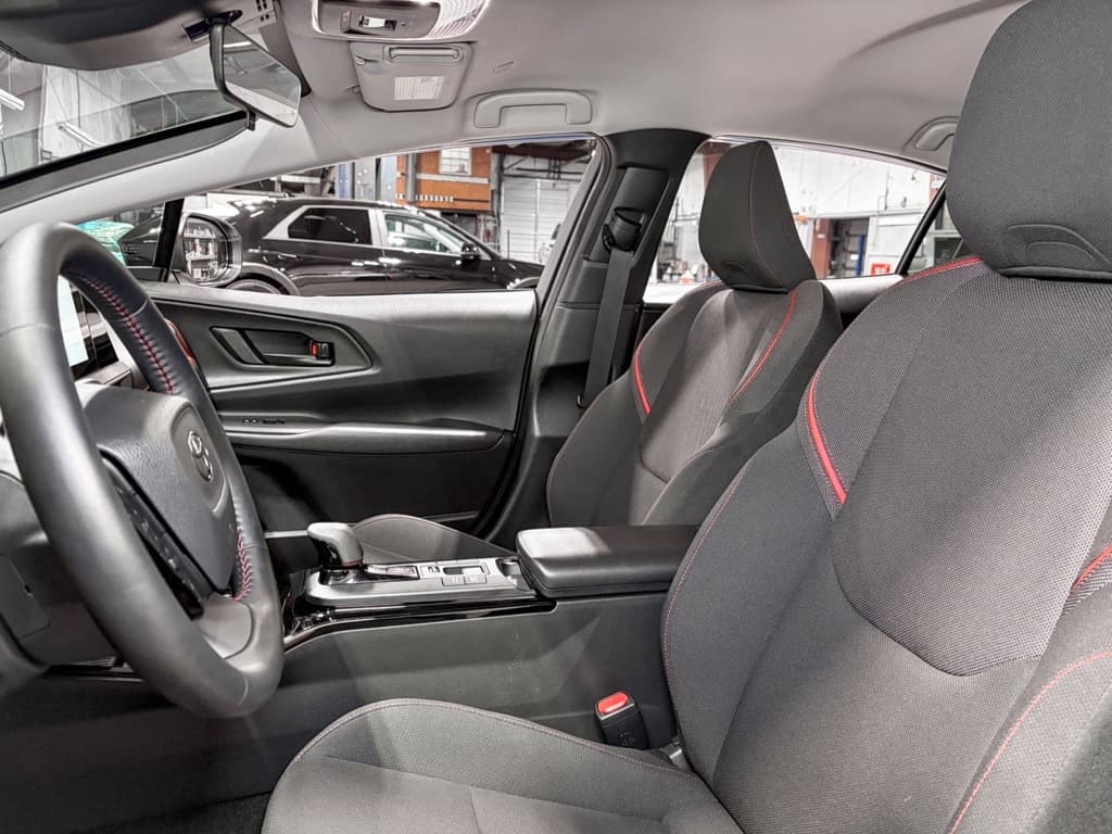 2025 Toyota Prius Prime view 14