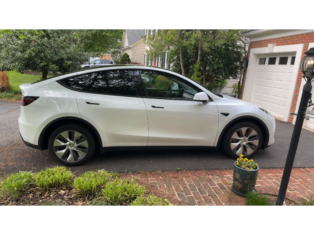 2023 Tesla Model Y view 3