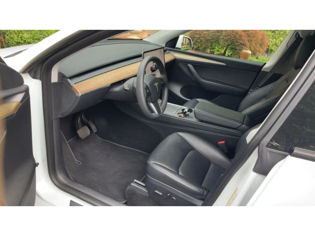 2023 Tesla Model Y view 5