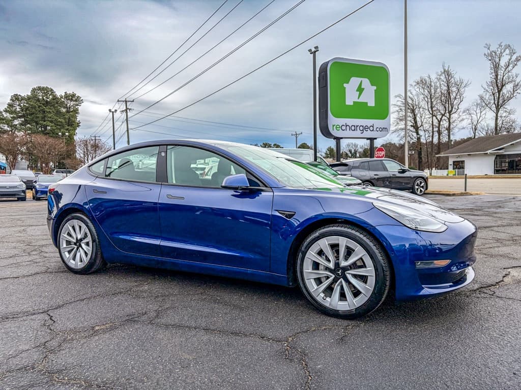 2021 Tesla Model 3 view 4
