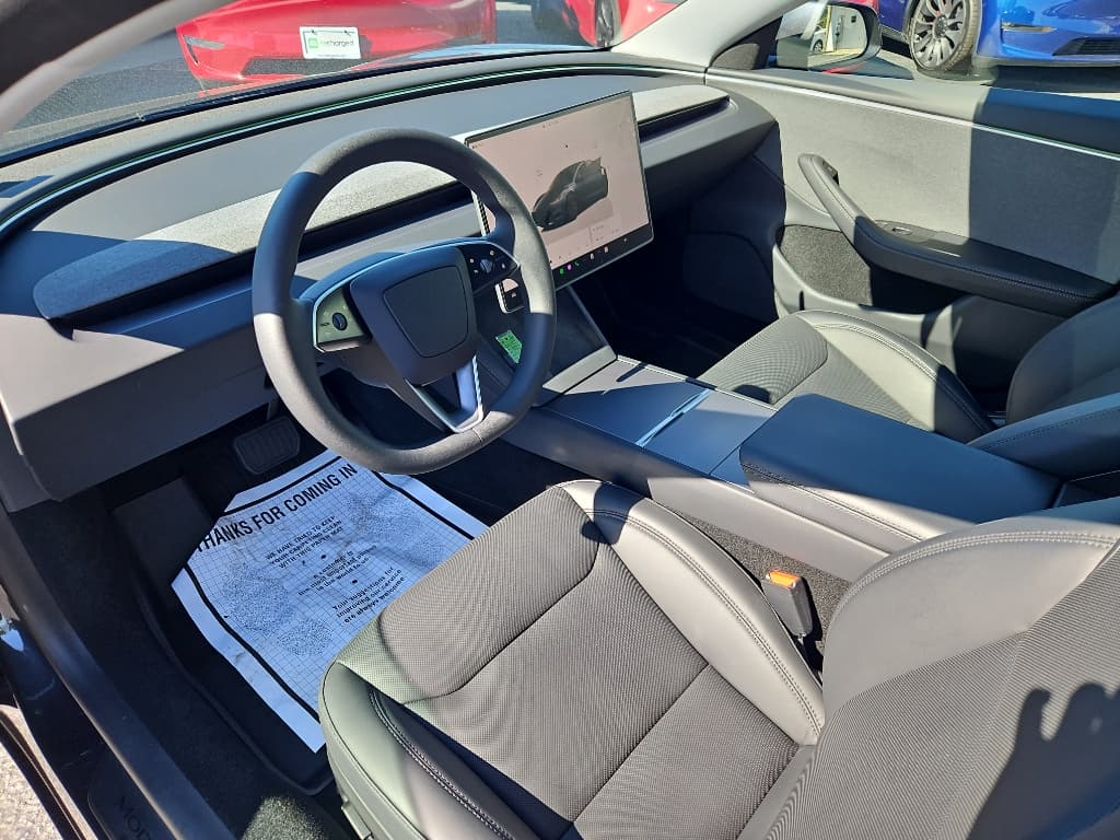 2025 Tesla Model 3 view 17
