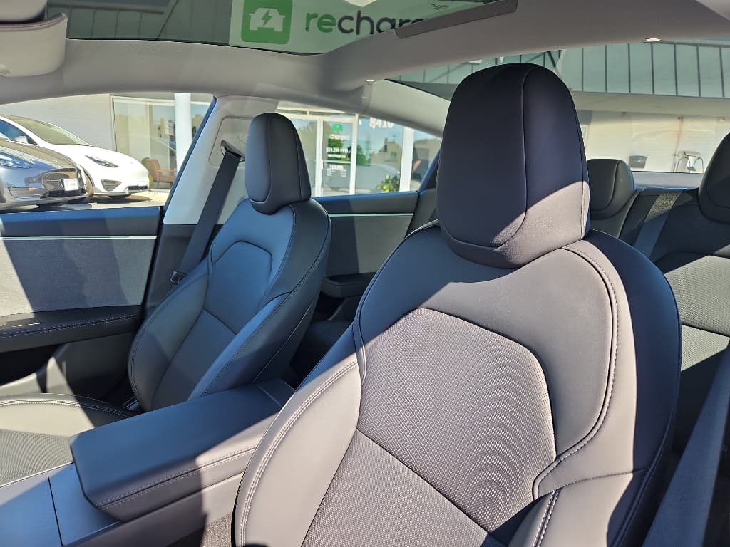 2025 Tesla Model 3 view 21