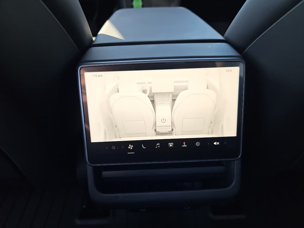 2025 Tesla Model 3 view 23