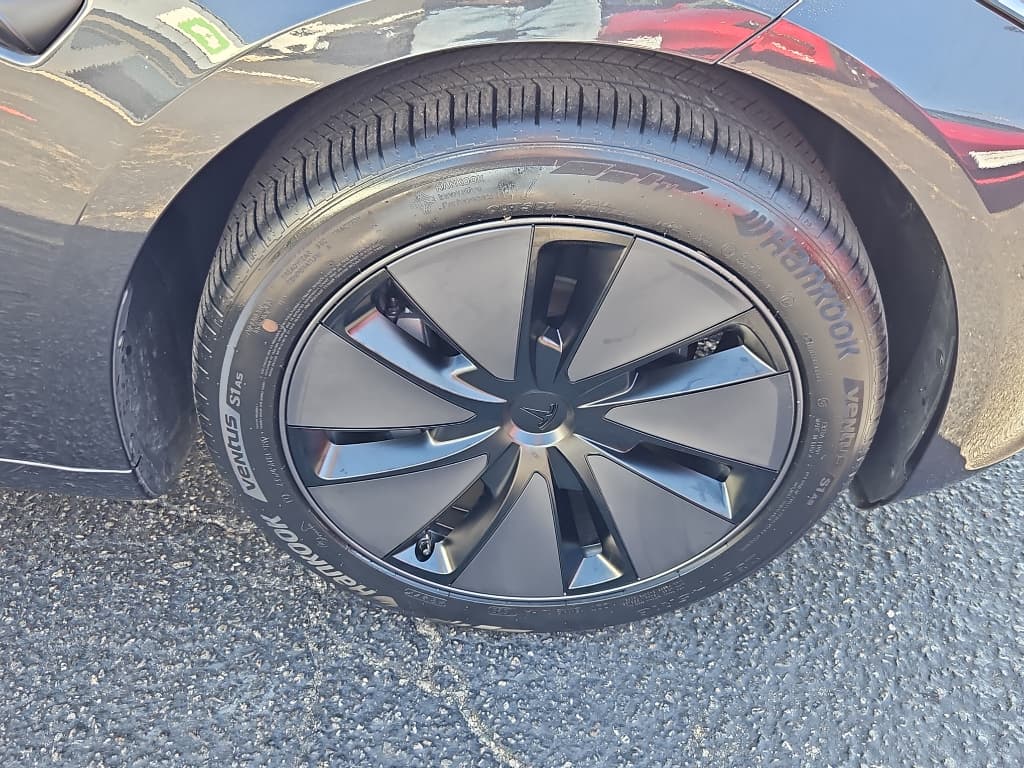2025 Tesla Model 3 view 34