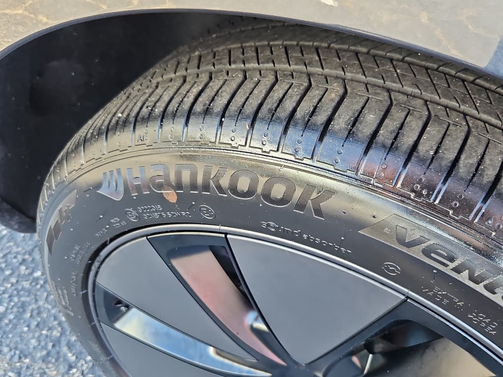 2025 Tesla Model 3 view 33