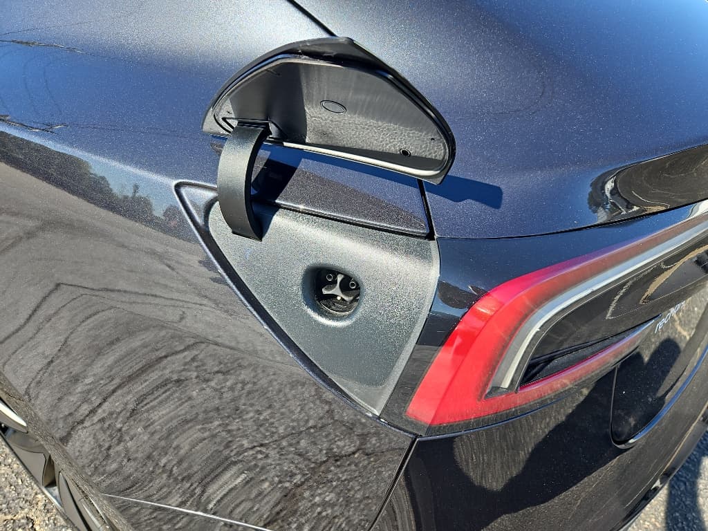 2025 Tesla Model 3 view 5