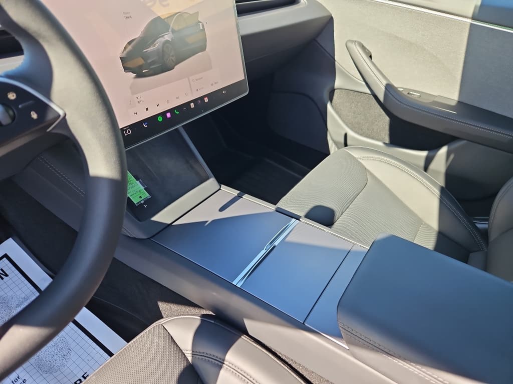 2025 Tesla Model 3 view 18