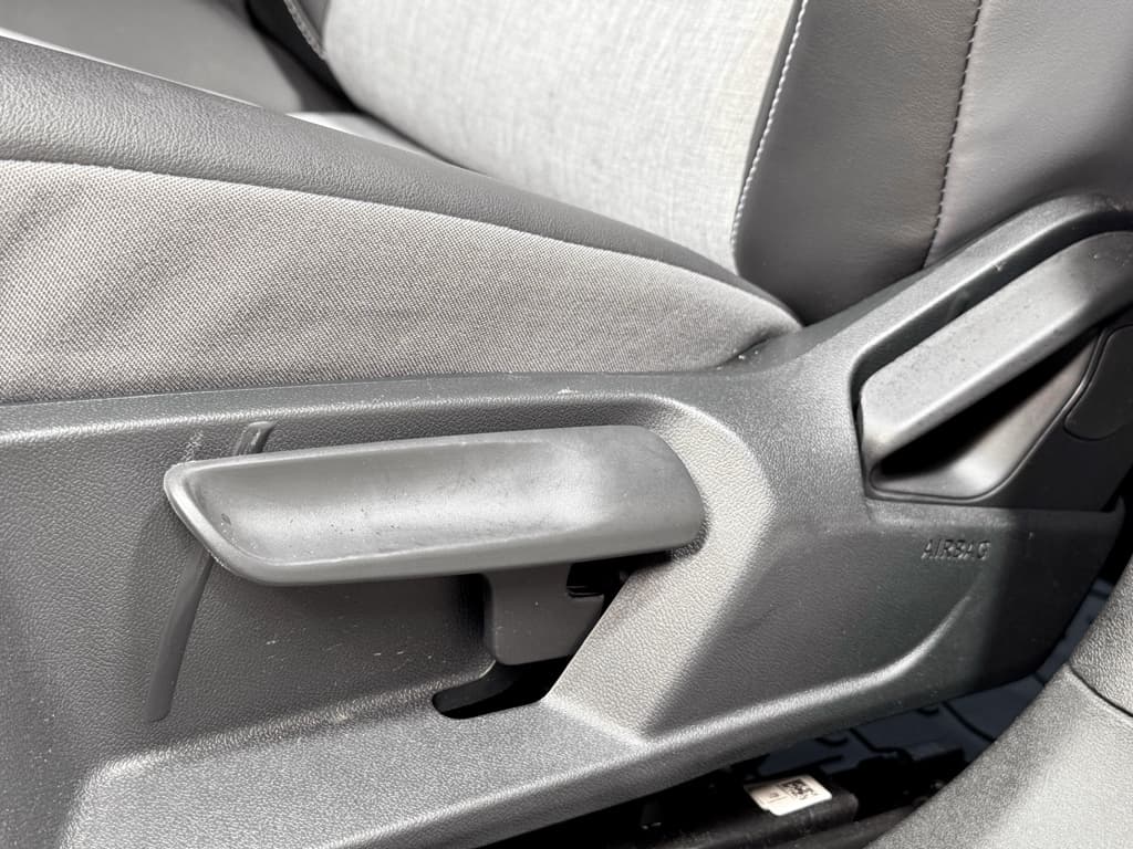 2023 Volkswagen ID.4 view 7
