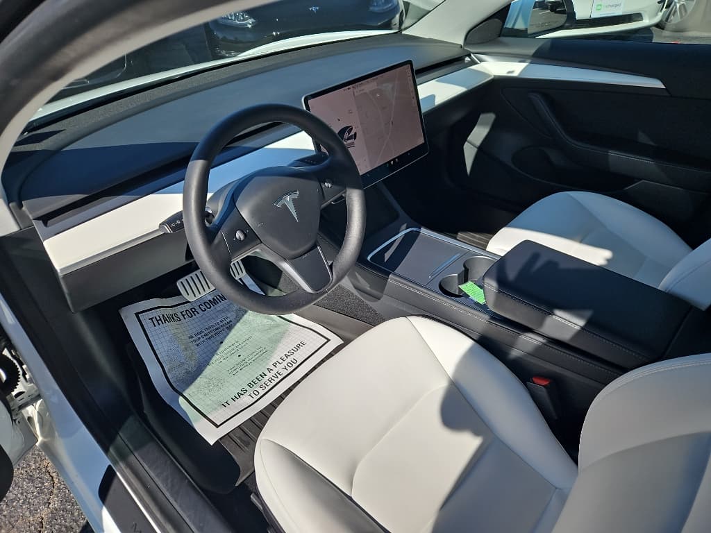 2021 Tesla Model 3 view 16