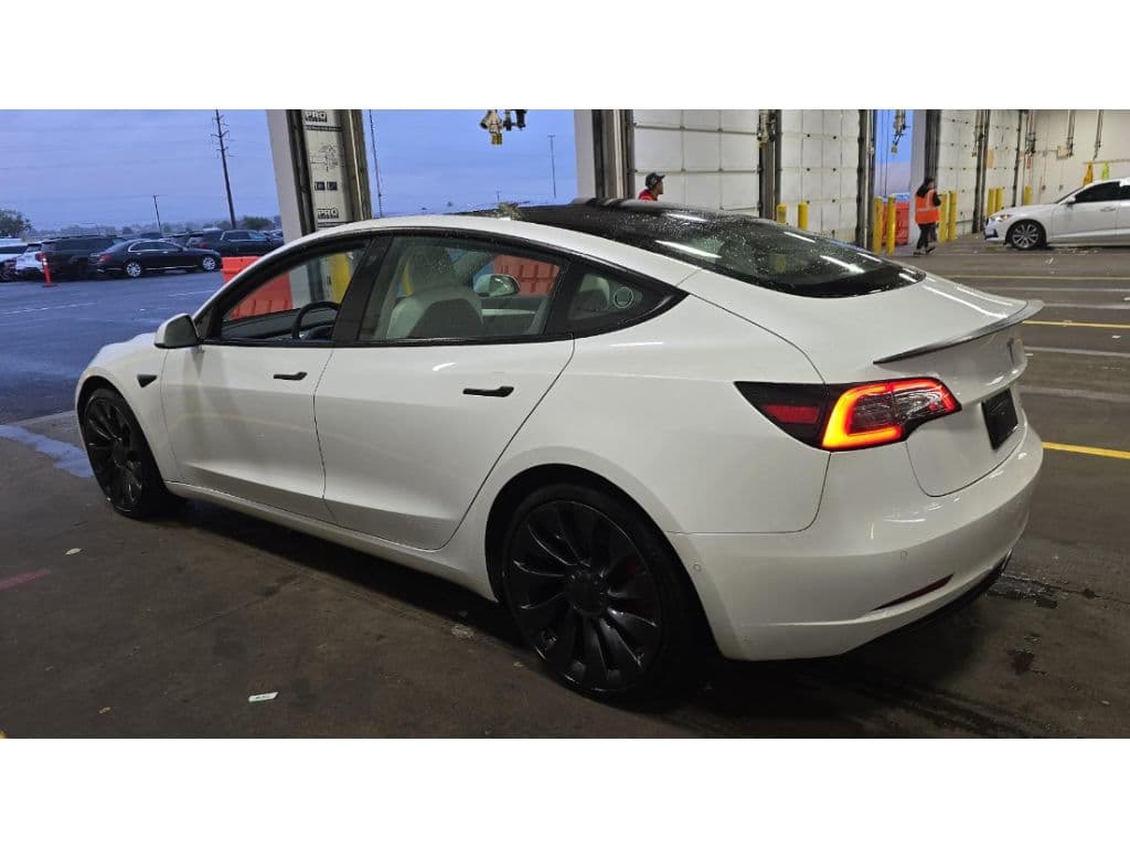 2021 Tesla Model 3 view 4