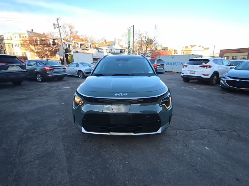 2023 Kia Niro EV view 1