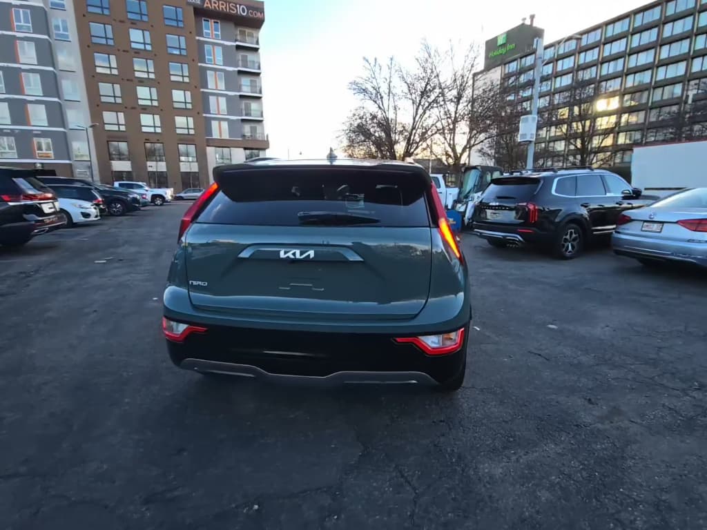 2023 Kia Niro EV view 3