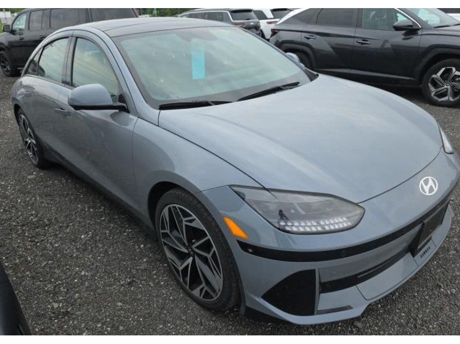 2024 Hyundai IONIQ 6 view 2