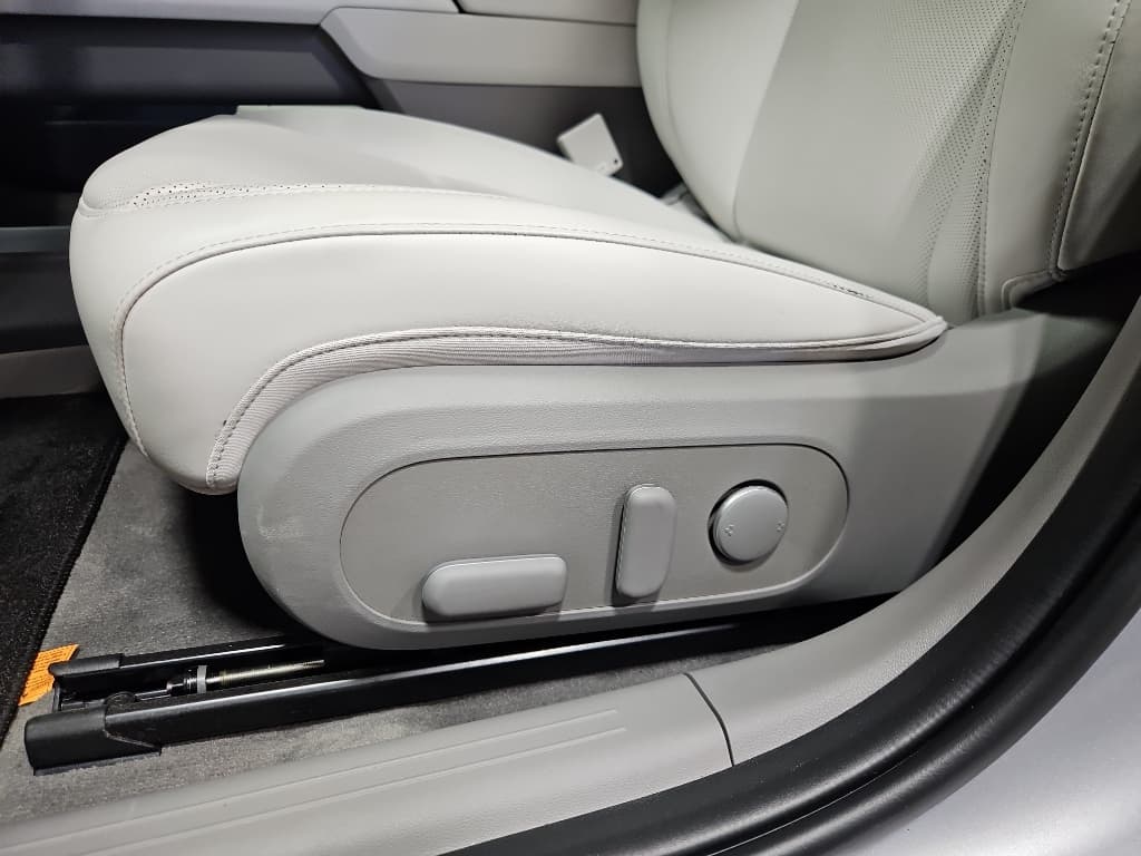 2024 Hyundai IONIQ 6 view 7