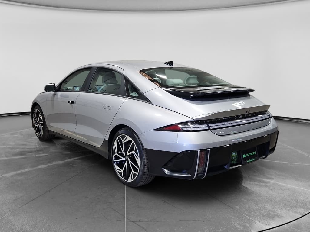 2024 Hyundai IONIQ 6 view 2