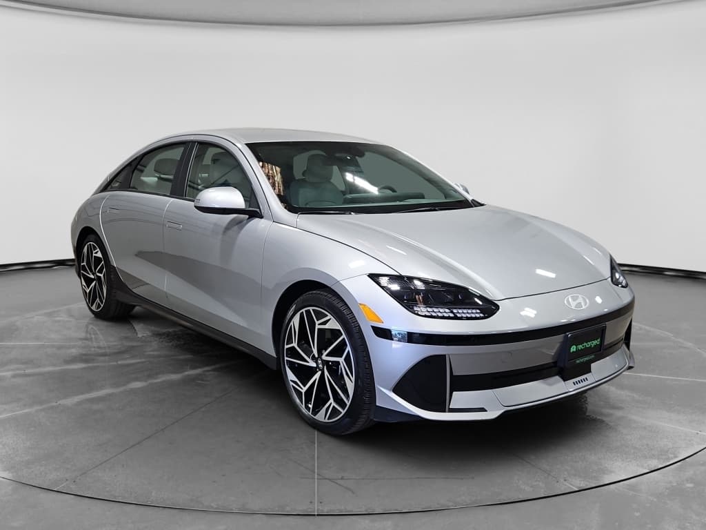 2024 Hyundai IONIQ 6 view 4