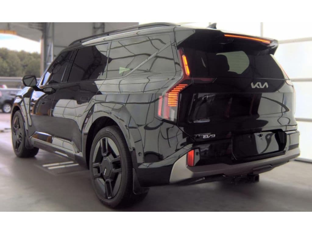2025 Kia EV9 view 4