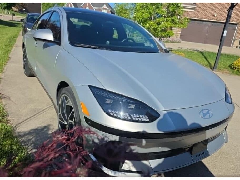 2024 Hyundai IONIQ 6 view 2