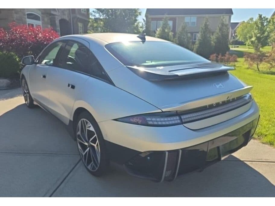 2024 Hyundai IONIQ 6 view 4