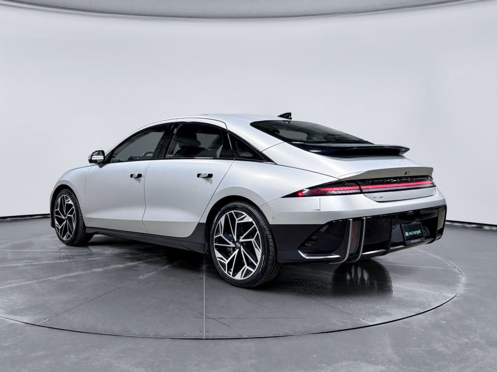 2024 Hyundai IONIQ 6 view 2