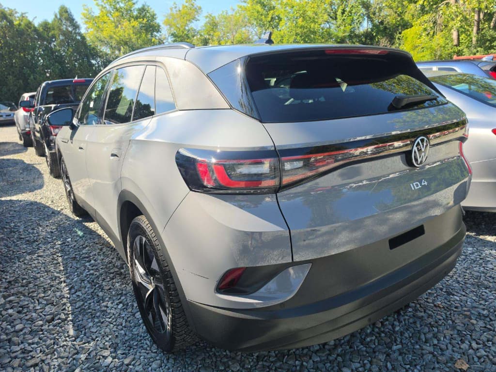 2022 Volkswagen ID.4 view 4