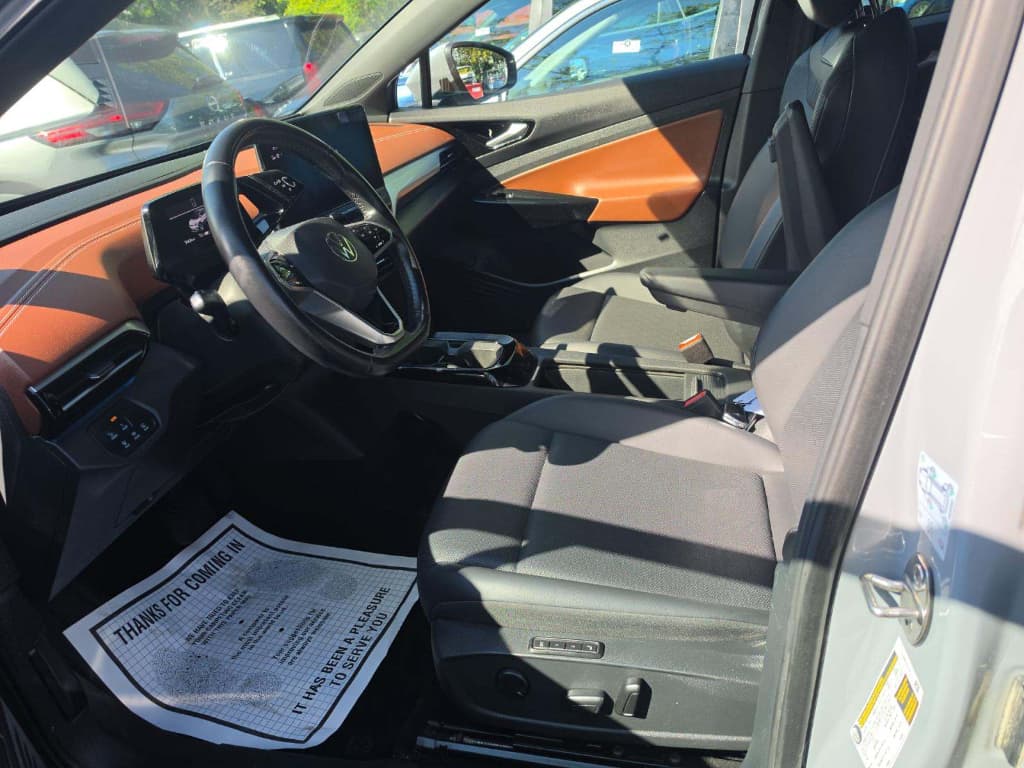 2022 Volkswagen ID.4 view 5