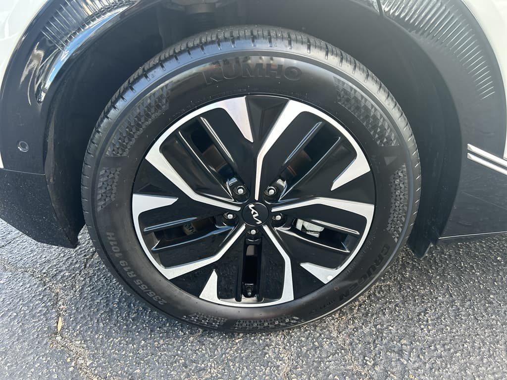 2022 Kia EV6 view 23