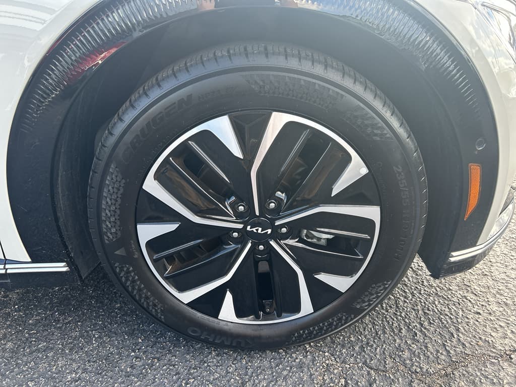 2022 Kia EV6 view 25