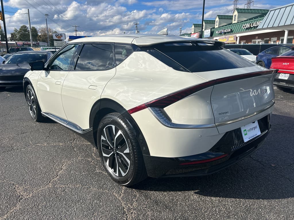 2022 Kia EV6 view 2