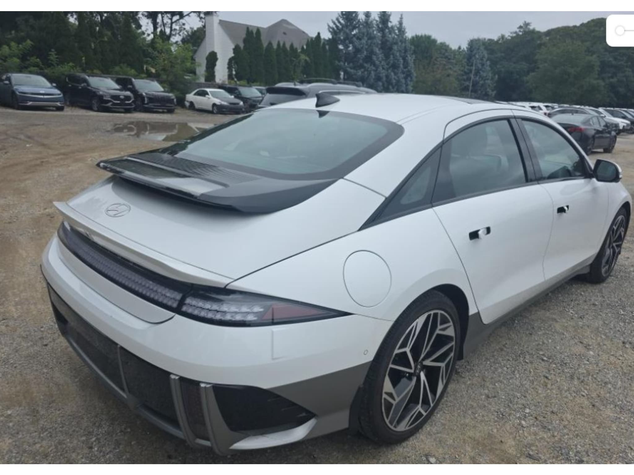 2024 Hyundai IONIQ 6 view 3