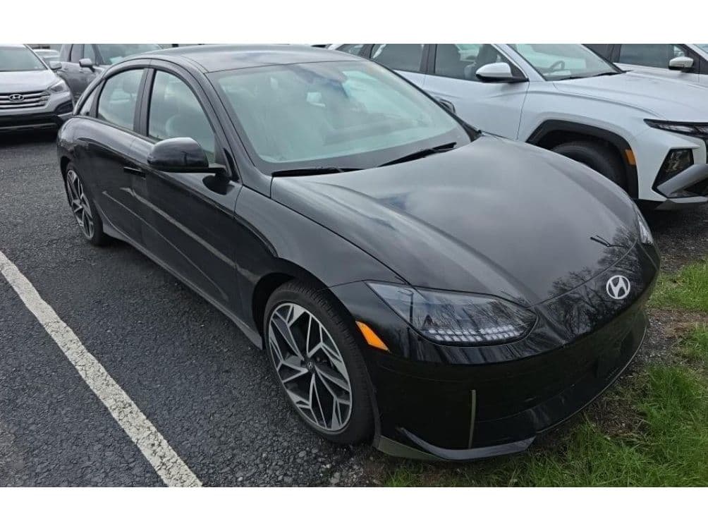 2024 Hyundai IONIQ 6 view 2