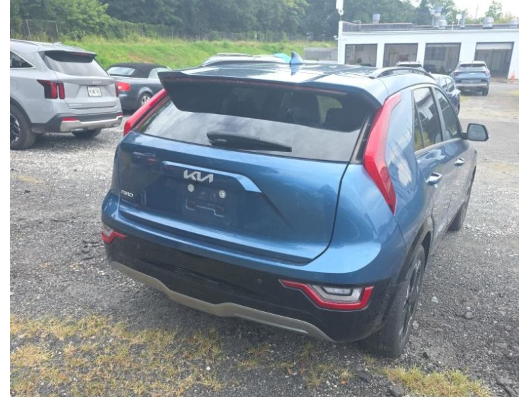 2023 Kia Niro EV view 3