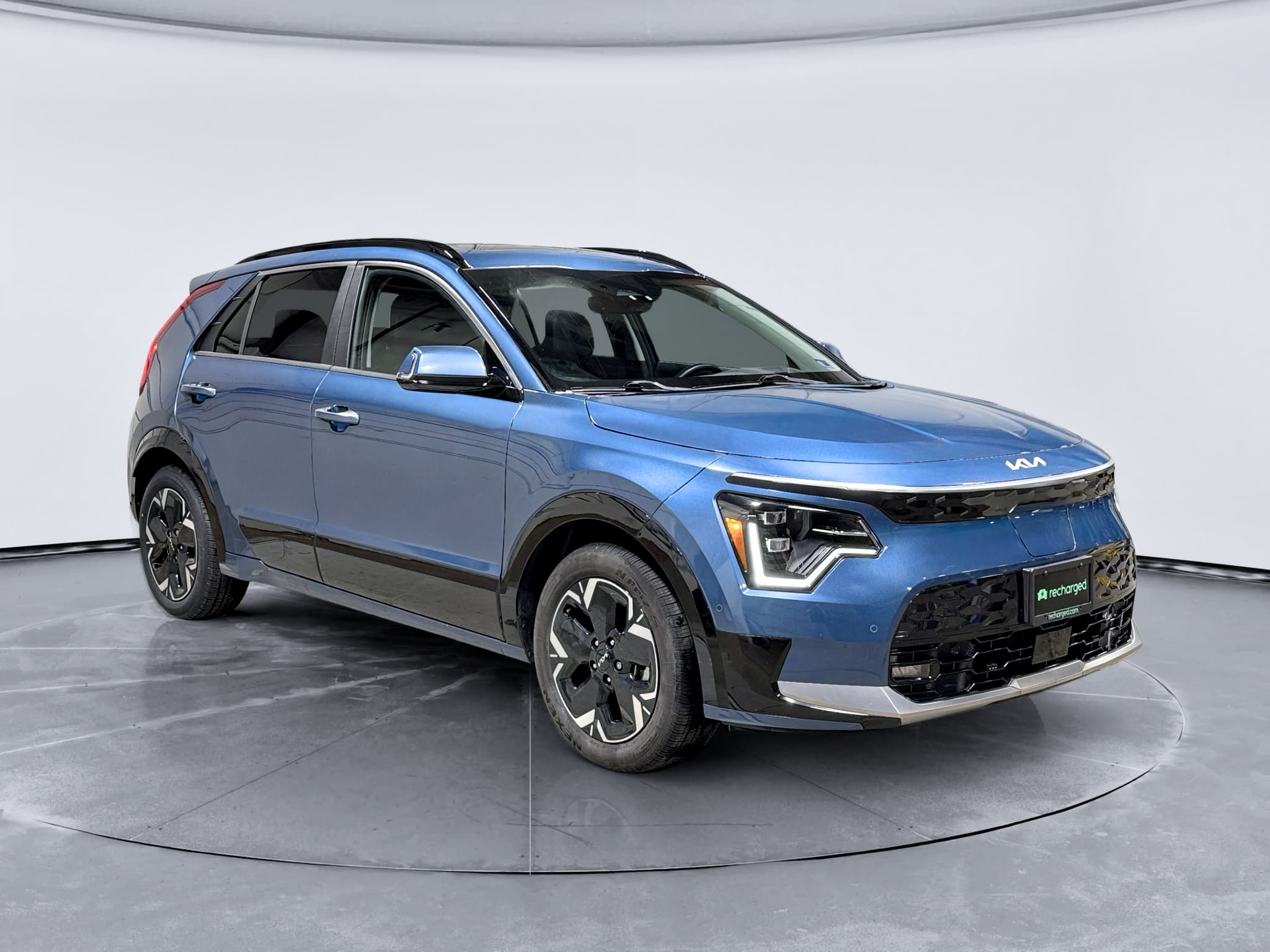 2023 Kia Niro EV view 4