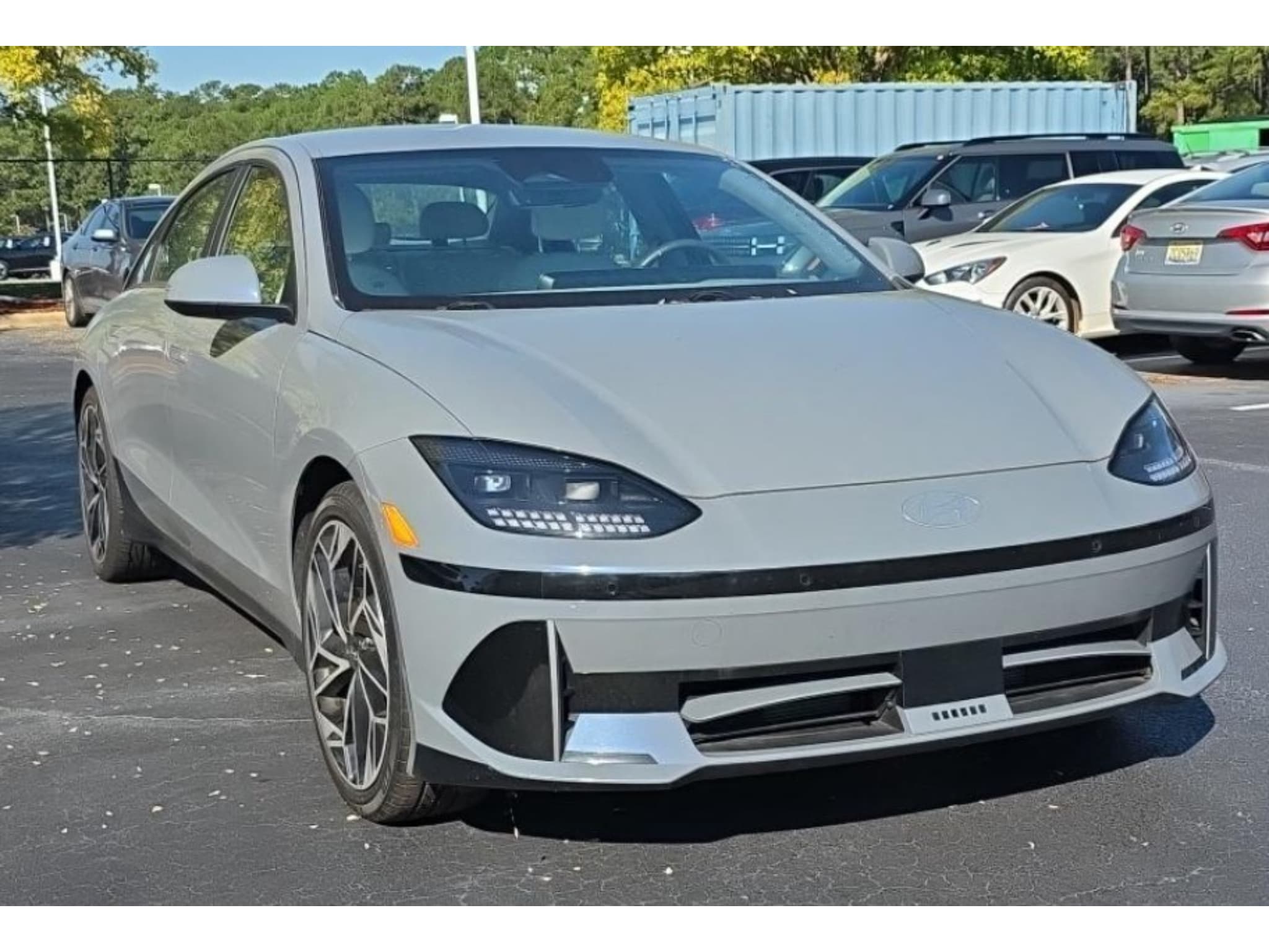 2024 Hyundai IONIQ 6 view 4