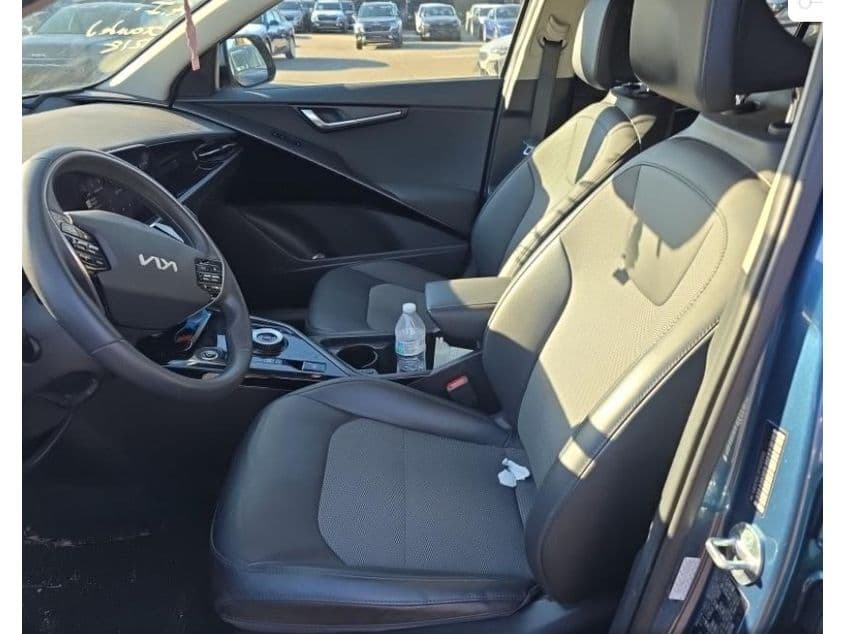 2023 Kia Niro EV view 4