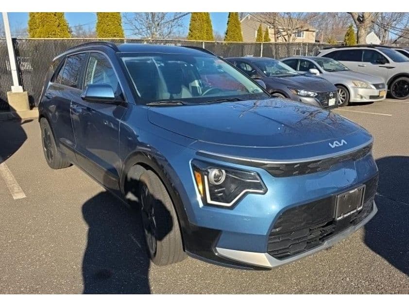 2023 Kia Niro EV view 3