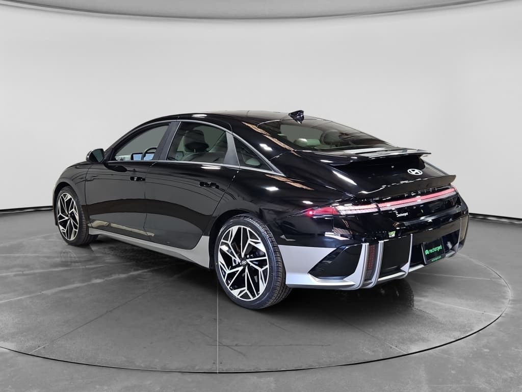 2024 Hyundai IONIQ 6 view 2