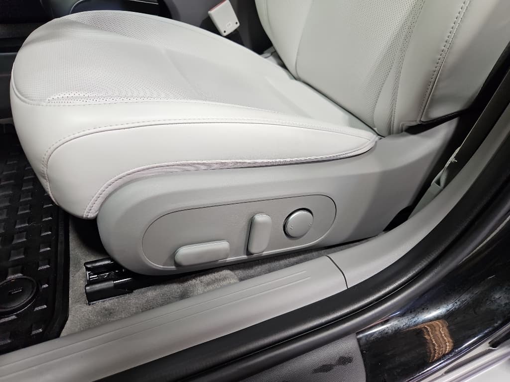 2024 Hyundai IONIQ 6 view 7