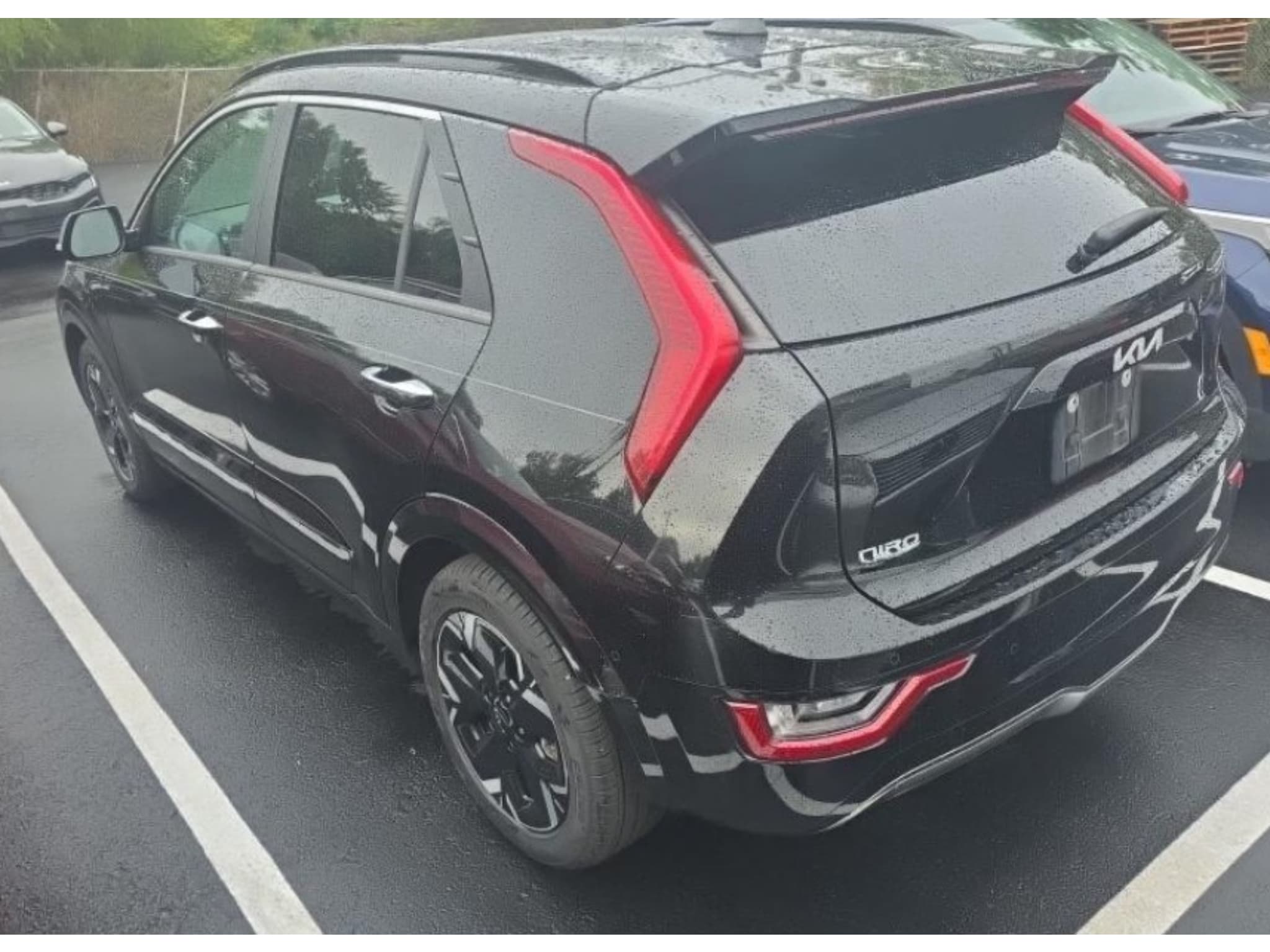 2023 Kia Niro EV view 4